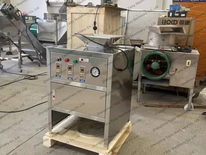 Máquina peladora de piel de cebolla