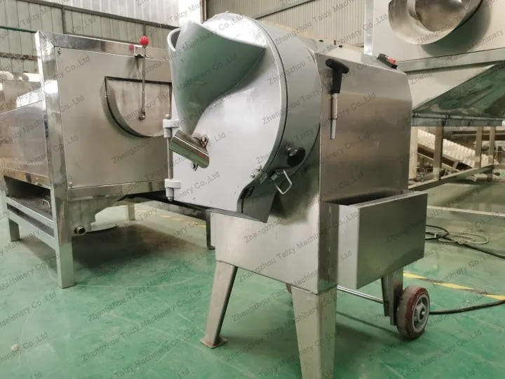 Multifunctional onion cutter