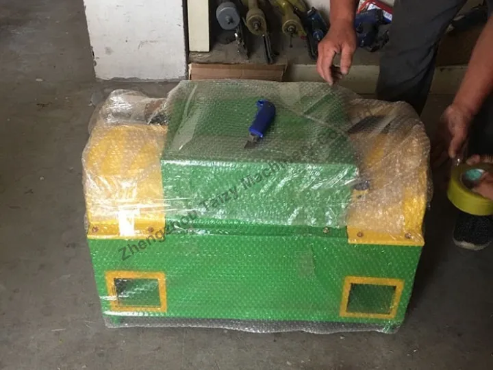 Garlic stem cutting machine