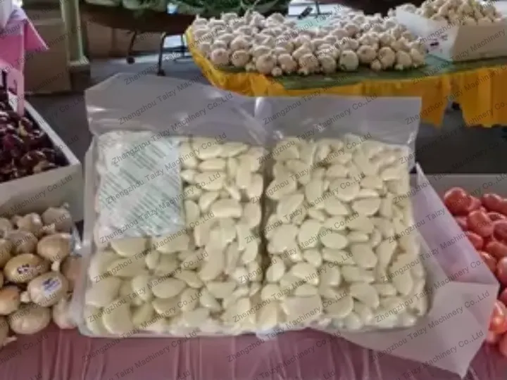 Vacuum-packed garlic