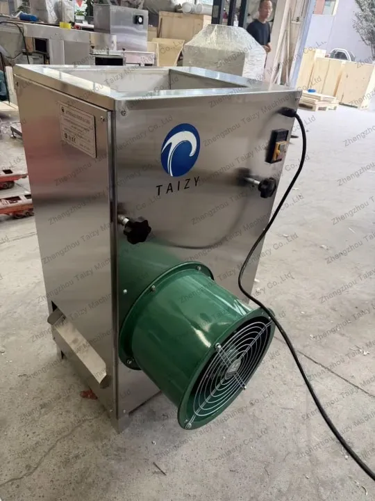 Garlic separating machine